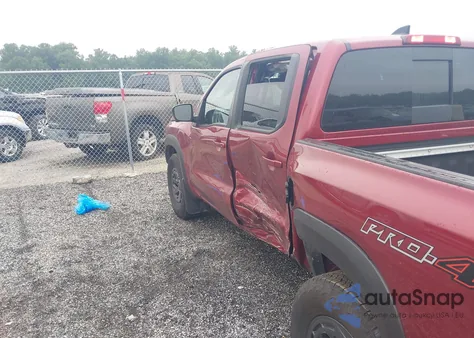 2025 Nissan Frontier Pro-4X 4X4 z USA, uszkodzony, nr VIN 1N6ED1EK1SN621678